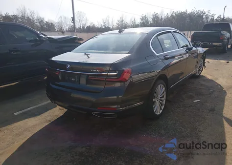 2022 BMW 740 I z USA, uszkodzony, nr VIN WBA7T2C01NCH85843